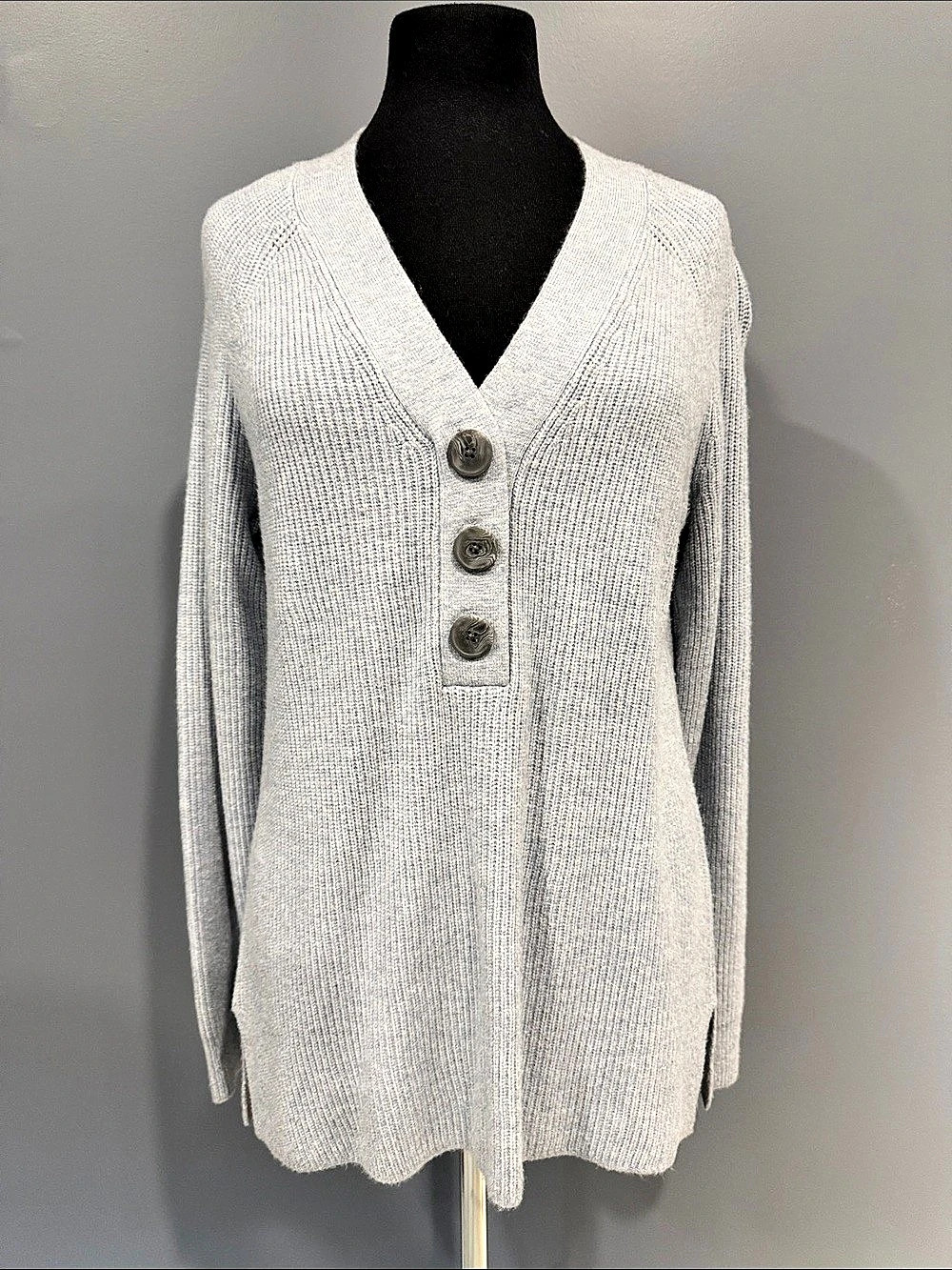 Denver Hayes V-Neck Button-Front Cardigan Gray Large NWT